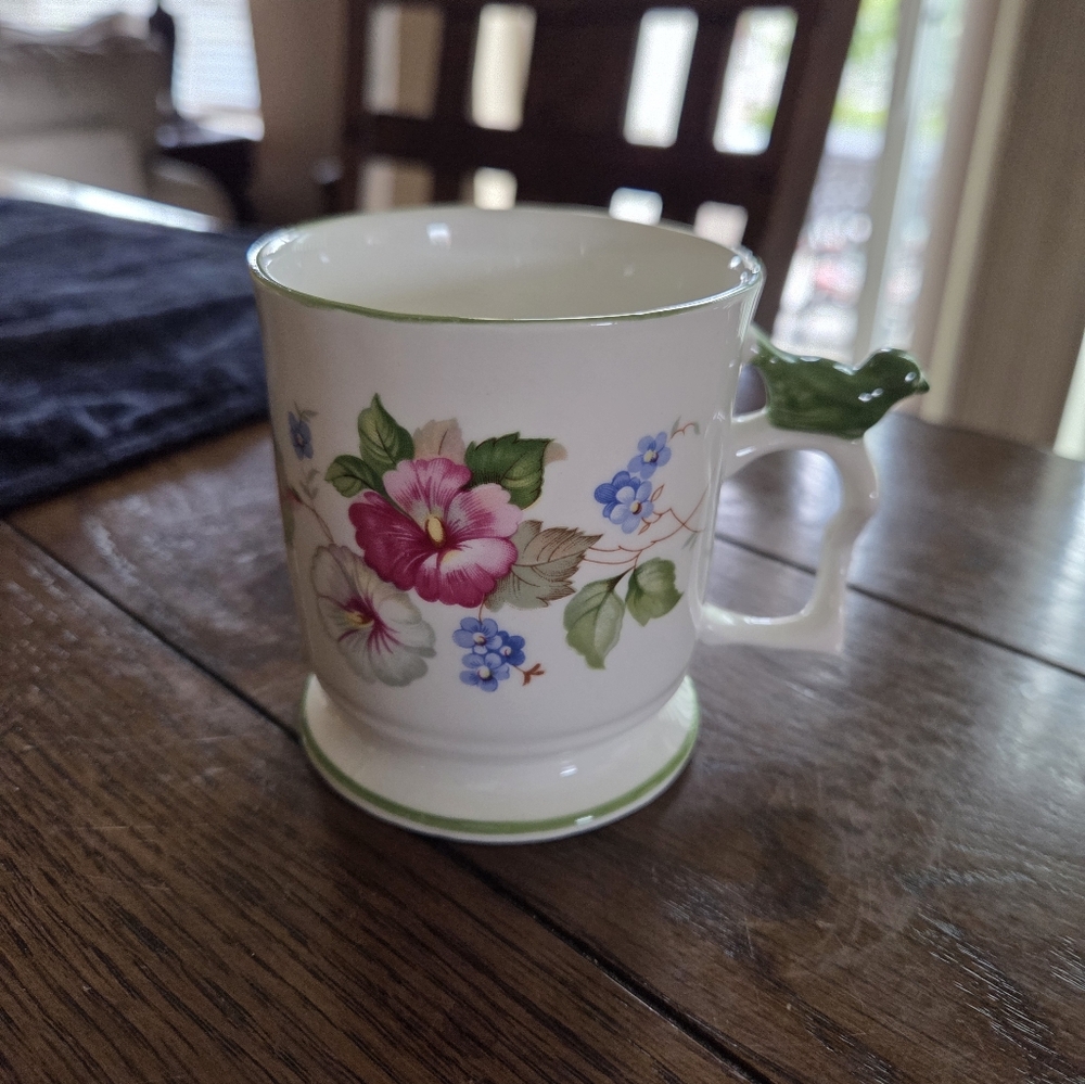 Vintage Crownford Fine Bone 6oz Floral Mug With Bird On Handle Made In England
